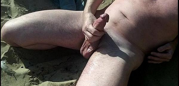  jerk off on the public beach